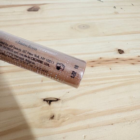 YBF Your Best Friend Holograph Cream Lip Gloss Chameleon 0.20 fl Oz Italy - Picture 4 of 4